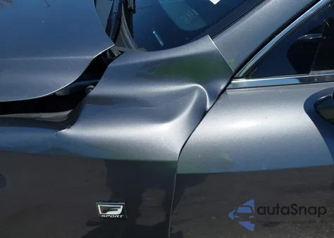 2020 Lexus Is 300 z USA, uszkodzony, nr VIN JTHGA1D21L5105892